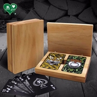 2 jeux de cartes à jouer en plastique, 54 cartes par jeu, boîte en bois personnalisable pour cadeau de marque, poker
