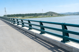 Ringhiera di Sicurezza in Acciaio Inox Personalizzabile per Passeggiatoi, Parchi e Uso Esterno - Product Image 3