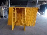 Ensemble d'échafaudages en acier robuste de type H pour ateliers, construction et entretien de façades, capacité de charge de 250 kg, conception industrielle
