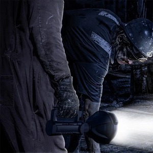 ไฟฉาย LED พกพาทรงพลัง ติดตั้งได้ ใช้เป็นไฟฉายมือถือได้ ชาร์จ USB ได้ กันน้ำ - Product Image 2