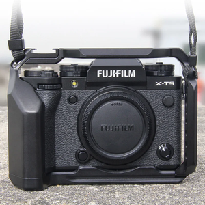 Fuji XT5 Camera gabbia con piastra a sgancio rapido con 1/4 "3/8" fori filettati - Product Image 2