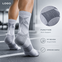Chaussettes de sport respirantes pour la course à pied, avec ventilation en maille, gestion de l'humidité, maintien du talon, bout plat et amorti ciblé, gris et blanc