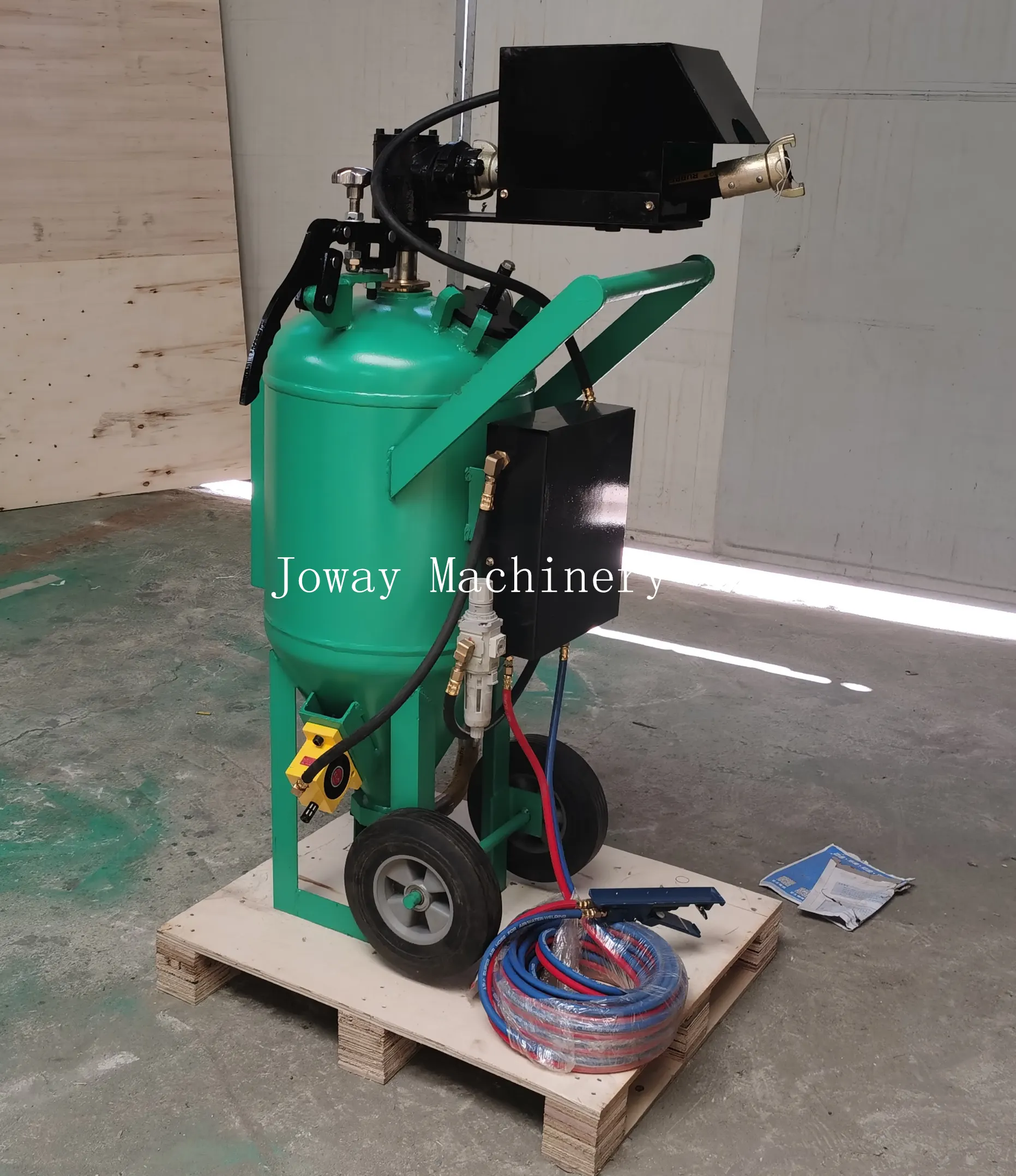 Joway Verf En Roest Db225 Sand Blaster Mobiele Wiel Water Zand Stralen Machine Draagbare Straalapparatuur