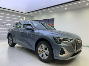 Guazi <span class=keywords><strong>Prix</strong></span> pas cher <span class=keywords><strong>Audi</strong></span> <span class=keywords><strong>e</strong></span>-<span class=keywords><strong>tron</strong></span> BEV SUV Voiture d'occasion 4WD 5 sièges - Product Image 2