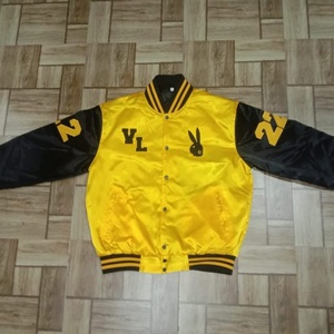 Chaqueta Bomber de béisbol Varsity de satén personalizada con cuello levantado Diseño con capucha Prendas de abrigo de invierno - Product Image 1