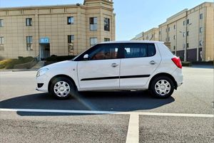 En vente voiture d'occasion <span class=keywords><strong>Skoda</strong></span> <span class=keywords><strong>Fabia</strong></span> Deluxe Edition 1.4L automatique FWD - Product Image 4