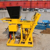 Machine de fabrication de blocs de terre comprimée 2-15 briques à emboîtement dans un sol argileux