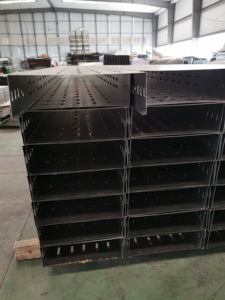 工場製造の様々なサイズのプレガルバナイズド穴あきアルミ鋼ケーブルトレイ - Product Image 6