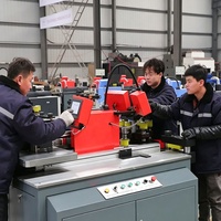 Fabricant de machines à barres de distribution sur mesure