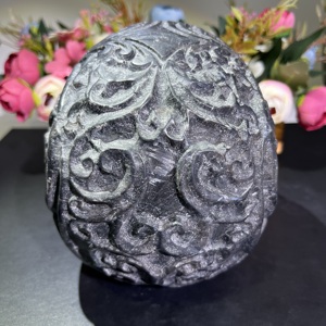 หัวกะโหลกแกะสลักจากคริสตัลแอสโตรฟิลไลต์ธรรมชาติสำหรับขายส่ง งานฝีมือแกะสลัก อัญมณีสำหรับการทำสมาธิ ตกแต่งบ้าน - Product Image 3