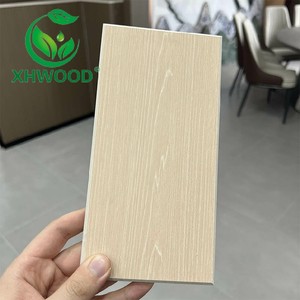 <span class=keywords><strong>5mm</strong></span> 1.22m * 2.44m 650kg/m³ Panneau en <span class=keywords><strong>fibre</strong></span> de bambou Film PVC <span class=keywords><strong>Couche</strong></span> de co-extrusion de troisième génération et Film PET à noyau WPC jaune peut choisir - Product Image 5