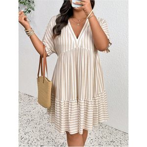 เดรสชีฟองลายทางแต่งระบายสำหรับผู้หญิงไซส์พลัส ทรงเอ็มไพร์ คอวี แขนครึ่งตัว ทรงหลวม สไตล์เบบี้ดอลล์ สำหรับฤดูร้อน - Product Image 2