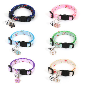 Nuevo diseño de poliéster Airtag Pet <span class=keywords><strong>Collar</strong></span> flor colgante con campana pequeña lindo estampado perro gato <span class=keywords><strong>Collar</strong></span> - Product Image 1