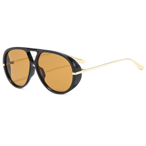 แว่นกันแดด UV400 ยอดนิยมสำหรับผู้ชายและผู้หญิง แฟชั่นใหม่ กรอบโลหะ เหมาะสำหรับวันพักผ่อนที่ชายหาด - Product Image 4