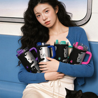 كوب سفر معزول حراريًا سعة 30 أونصة من الفولاذ المقاوم للصدأ بجدار مزدوج مانع للتسرب مع مقبض وقش للقهوة والشاي
