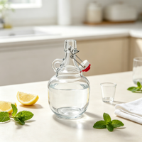 Carafe en verre transparent de 2000 ml avec poignée et couvercle à vis hermétique pour la fermentation artisanale, le stockage de vin de fruits et de boissons - Vente en gros