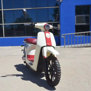 Produit populaire : Cyclomoteur électrique élégant rouge et blanc, vitesse élevée 30-50 km/h, idéal pour les trajets urbains - Product Image 1