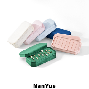 Nuevo Estuche de Joyería de Terciopelo de Lujo Octogonal Biselado, Organizador Portátil <span class=keywords><strong>para</strong></span> Anillos y Pendientes, con Logotipo Personalizado, Regalo de Boda, Venta al <span class=keywords><strong>Por</strong></span> <span class=keywords><strong>Mayor</strong></span> - Product Image 4