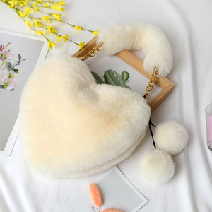 Venta caliente versión coreana felpa amor corazón bolso moda <span class=keywords><strong>Imitación</strong></span> Piel <span class=keywords><strong>de</strong></span> conejo Lindo bolso <span class=keywords><strong>de</strong></span> felpa <span class=keywords><strong>para</strong></span> damas - Product Image 5