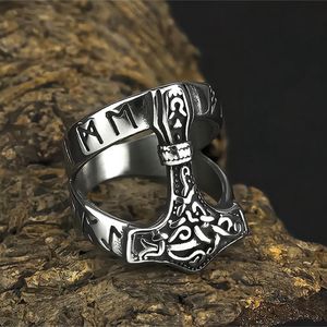 Bague marteau Viking pour hommes, en acier inoxydable, style nordique, bijoux cadeau pour hommes - Product Image 1