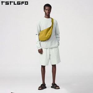 Pantalones cortos de chándal personalizados para hombre, patrón sólido, tela respetuosa con el medio ambiente para trotar y hacer ejercicio informales - Product Image 4