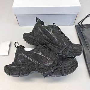 Chaussures de marche tendance pour femmes 2025, personnalisées, noires, à semelle épaisse, de haute qualité, chaussures de course tendance, baskets 3XL, semelle extérieure en TPU - Product Image 1