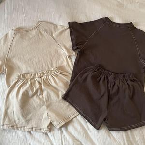 Completo Sportivo Estivo per Bambini e Bambine, Nuovo Abbigliamento Casual con Stampa di Lettere e Maniche Corte - Product Image 2