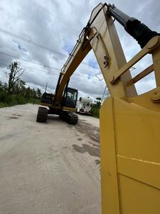 Excavatrice Caterpillar 320CL d'occasion prête à être expédiée, stable, puissante et robuste, pour la régulation des rivières et la construction de fondations - Product Image 5