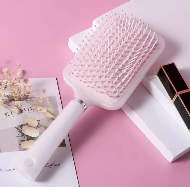 สี่เหลี่ยมจัตุรัสสีชมพูอ่อน