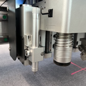 Utools Máquina cortadora de cuchillo oscilante <span class=keywords><strong>Cnc</strong></span> Tamaño 1625 Portaherramientas triple doble único para alfombra de cuero de tela y tablero de PVC - Product Image 4