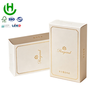 Caja de Cartón Blanca Ecológica, Hecha con Materiales Reciclados, Autoarmable, para Ropa Interior, Calcetines, Lencería Femenina, con Detalles en Dorado y UV