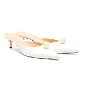 <span class=keywords><strong>Décolleté</strong></span> Slingback 2026 in Raso Bianco con Decorazioni di Perle, Comode Ciabatte con <span class=keywords><strong>Tacco</strong></span> <span class=keywords><strong>Basso</strong></span> per Sposa - Product Image 1