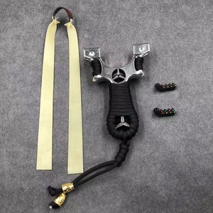 Mercedes-Benz Slingshot: Marco de metal ABS con gancho de acero y juego de cuerda elástica para uso en exteriores - Product Image 1