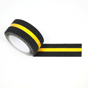 เทปกาวกันลื่นแบบติดเอง เทปนิรภัยกันลื่น กันน้ำ PVC สำหรับบันได พื้น รับผลิตตามแบบ OEM - Product Image 6