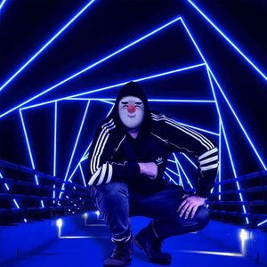Máscara LED com Mudança de Rosto por Indução, Máscara Decorativa Programável RGB para Festa de Halloween de Fantasma e Palhaço - Product Image 5