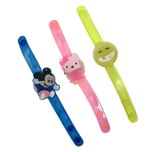 Изготовленный на заказ мультяшный детский светодиодный браслет на запястье, пластичный регулируемый пластиковый браслет для фестивальных мероприятий
