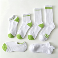 Chaussettes en coton à rayures multicolores, douces et confortables, chaussettes de sport pour l'entraînement, unisexes, pour un usage quotidien, chaussettes de sport, approvisionnement en gros