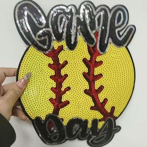 Nouvel arrivage : Patchs brodés en feutre non tissé écologique avec sequins thermocollants, motifs Baseball, Maman, Cœur, Fleur pour T-shirts et sweats à capuche - Product Image 6