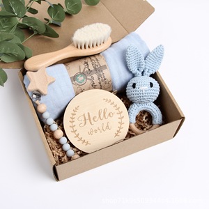 Luckykoo Coffret Cadeau 6 Pièces Hochets Animaux Super Doux pour Nouveau-né, Coffret Cadeau Bavoirs et Accessoires Cheveux pour Bébé, Cadeau de Naissance - Product Image 1