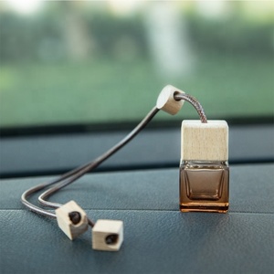 Minibotellas de Perfume de Vidrio Vacías Personalizadas de 6ml con Tapa Cuadrada de Madera Tapón de Rosca Botella de Vidrio Marrón Botellas de Perfume Colgantes - Product Image 5