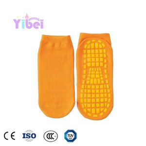 Chaussettes antidérapantes en coton Yibei pour enfants, chaussettes antidérapantes pour <span class=keywords><strong>trampoline</strong></span> pour 3 à 5 enfants dans les parcs de trampolines - Product Image 2