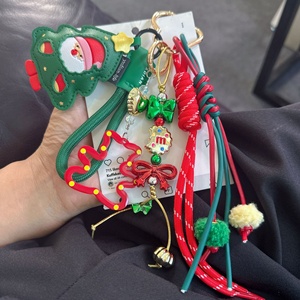 Porte-clés Arbre de Noël en PU fait main avec perles bleu clair et pompon, motif dessin animé mignon, personnalisable, pour sac à main femme - Product Image 4