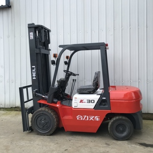 รถยกดีเซล HELI 3T 4.5M มือสอง พร้อมเสาไฮดรอลิกสองตอน ยางตัน เครื่องยนต์อีซูซุ - Product Image 2