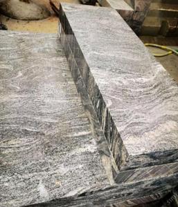 Encimera de Granito Blanco <span class=keywords><strong>Imperial</strong></span> de Diseño Moderno, Losas Grandes Pulimentadas, Cortadas a Medida, con Garantía de por Vida, Borde Flameado - Product Image 3