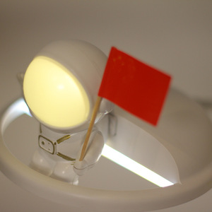 Astronaut Style Desk Lamp LED Touch Control USB Rechargeable Battery Powered Children Bedroom Night Light Folding Lamp - Product Image 4