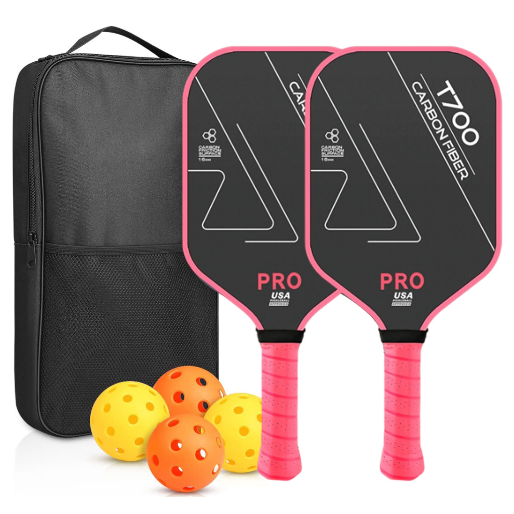 ชุดสีชมพู: ไม้แร็กเก็ต 2 อัน ลูกบอล 4 ลูก และกระเป๋า
