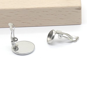 ต่างหูแบบหนีบสแตนเลส ฐานกลม เชื่อมจุด งาน DIY สำหรับใส่ทุกวัน - Product Image 3