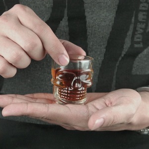 1.5 Onzas Vasos <span class=keywords><strong>de</strong></span> Chupito Reutilizables <span class=keywords><strong>con</strong></span> <span class=keywords><strong>Forma</strong></span> <span class=keywords><strong>de</strong></span> <span class=keywords><strong>Calavera</strong></span> Moderna para Whisky y <span class=keywords><strong>Vodka</strong></span>, para Bares, Cafeterías y Restaurantes, Vasos <span class=keywords><strong>de</strong></span> Vino <span class=keywords><strong>de</strong></span> 50 ml, Vasos para Fiestas - Product Image 5