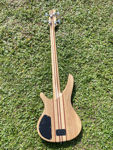 Basse Électrique Tout-En-Un, Versions à Quatre et Cinq Cordes, en Bois d'<span class=keywords><strong>Orme</strong></span> pour le Genre Musical 'Guitare' - Product Image 4