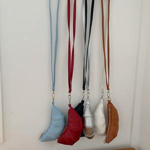 Monedero con cierre de cremallera de 6 pulgadas, mini bolso cruzado para lápiz labial y auriculares, para uso diario, en colores macaron. - Product Image 3